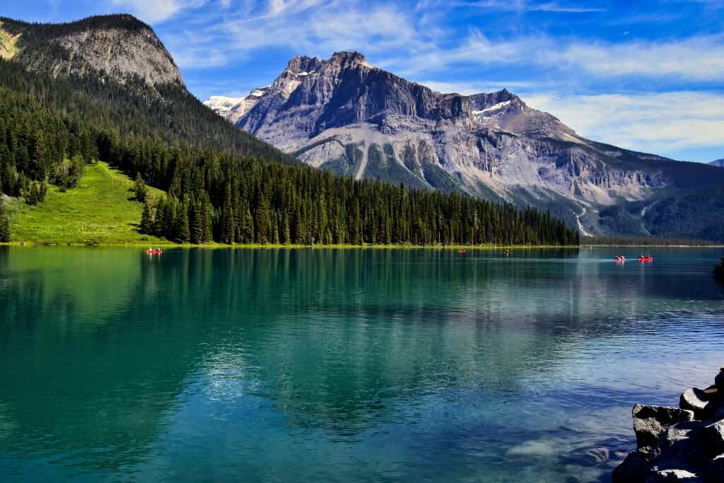 express entry, immigration to Canada, work permit, study permit, PNP, provincial nominee program, start-up, business immigration, refugee, consultation, Canada, Vancouver, Toronto, British Columbia, Ontario, skilled immigration, family sponsorship, AIP, LMIA, job offer, visitor visa, Canada visa, Inmigración a Canadá, Permiso de trabajo, Permiso de estudio, Consulta, Patrocinio familiar, Visa de visitante